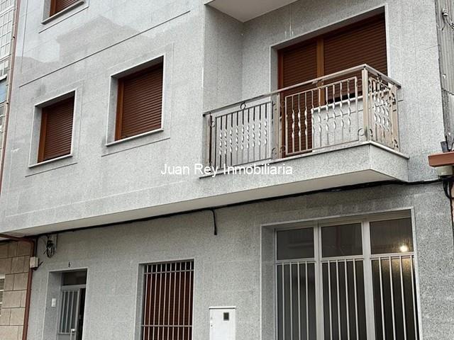 1031 CASA ADOSADA A LA VENTA EN CAMBADOS