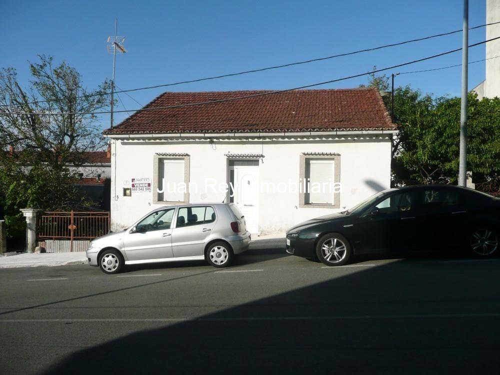 Foto 5 656 CASA DE PUEBLO EN VENTA - POSIBILIDAD DE EDIFICAR UN EDIFICIO DE VARIAS ALTURAS