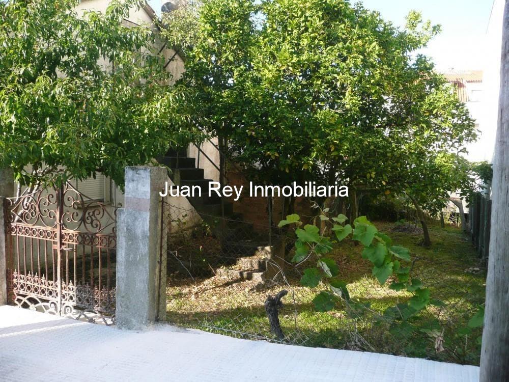 Foto 6 656 CASA DE PUEBLO EN VENTA - POSIBILIDAD DE EDIFICAR UN EDIFICIO DE VARIAS ALTURAS
