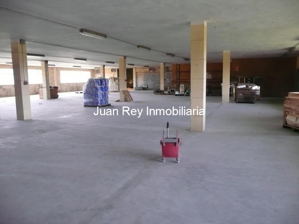 Foto 15 834 NAVE A LA VENTA