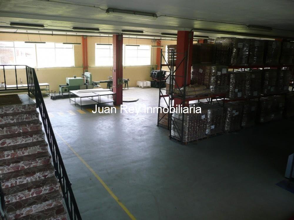 Foto 9 834 NAVE A LA VENTA