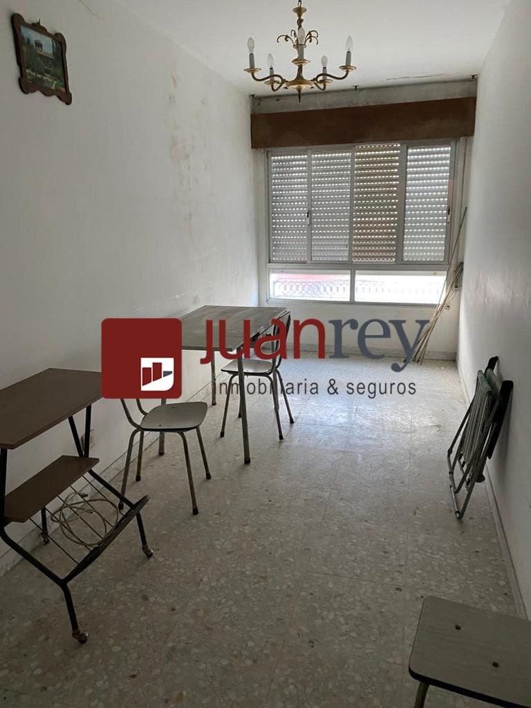 Foto 5 930 BAJO EN VENTA EN VILLAGARCIA DE AROSA  CON VIVIENDA 
