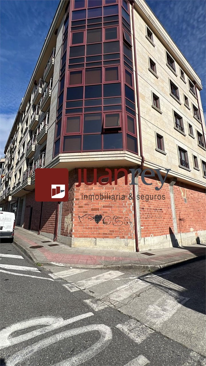 Foto 1 BAJO EN ALQUILER